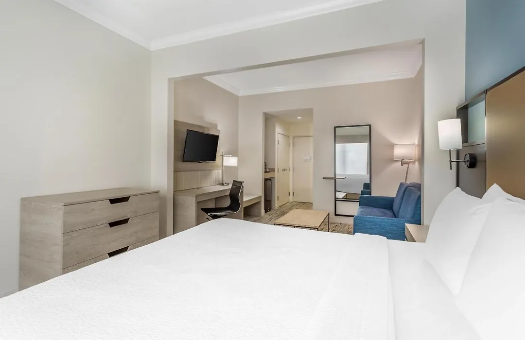 Best Western Plus Airport Inn & Suites-1